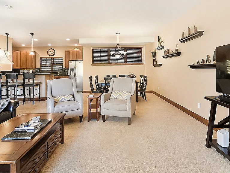 44 Linden Ln — Photo 13