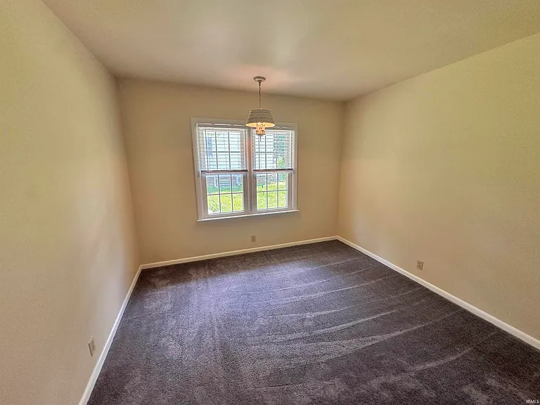 1119 SE Riverside Dr #H — Photo 9