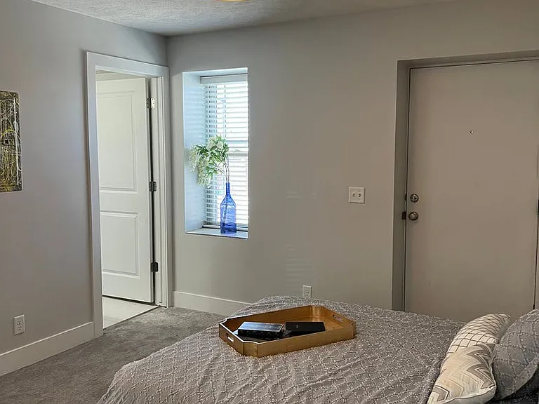 628 Park Ave — Photo 96
