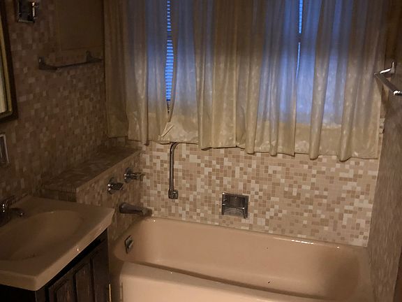 4th image of 2302 S 21st St