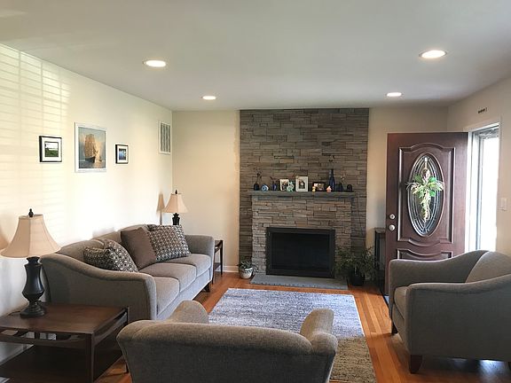 3rd image of 23 E Jefferson Ave