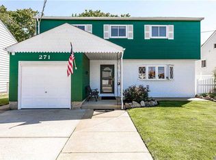 271 Branch Ave, Freeport, NY 11520