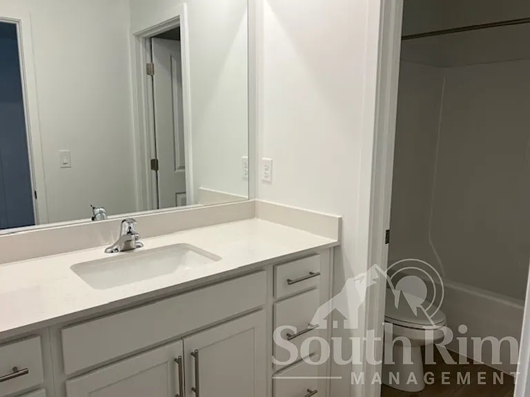 642 W Frost St #1 — Photo 6