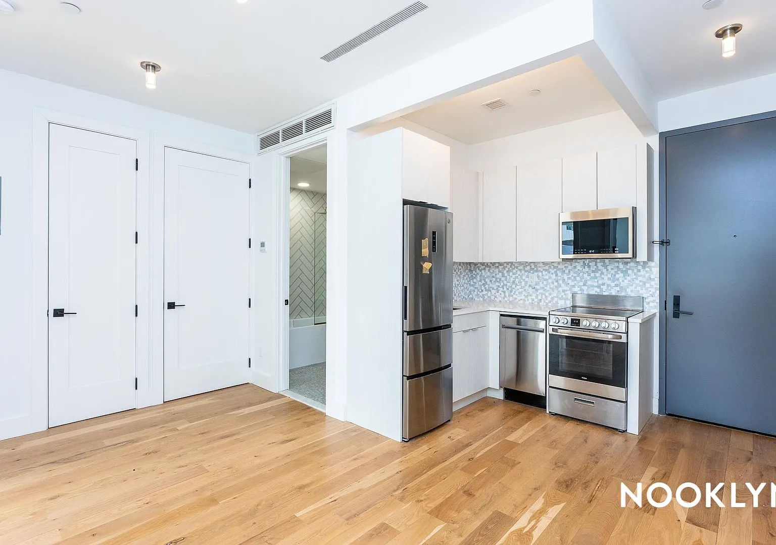 849 De Kalb Avenue — Photo 1