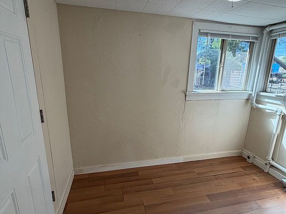 5th image of 2130 Vine Ave