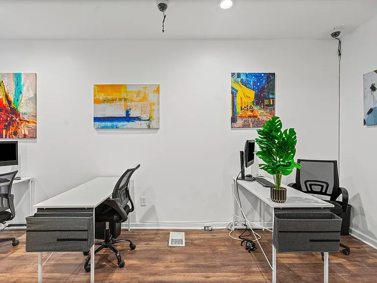 402 Broadway #1 — Photo 7