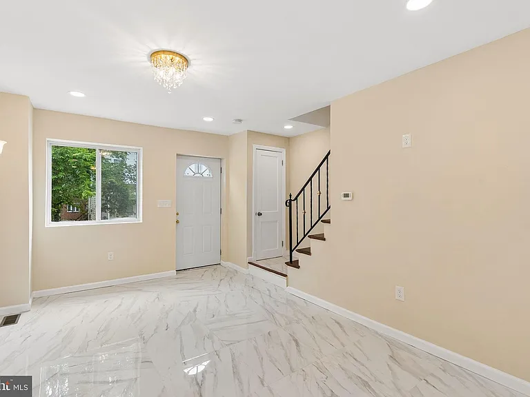 4706 Alhambra Ave — Photo 4