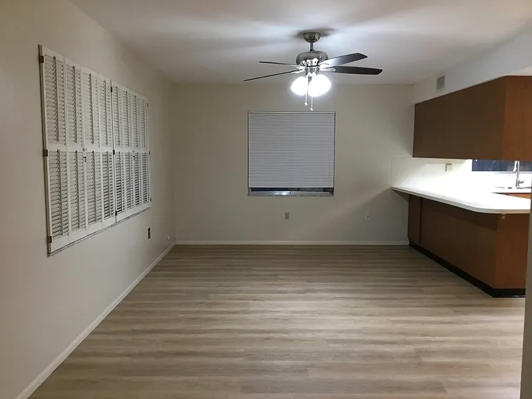 4518 Linwood St — Photo 26
