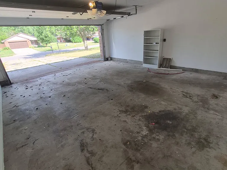8749-8751 Shadycreek Dr — Photo 10