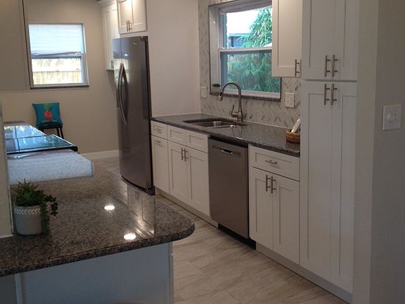 2nd image of 853 Cordova Ave