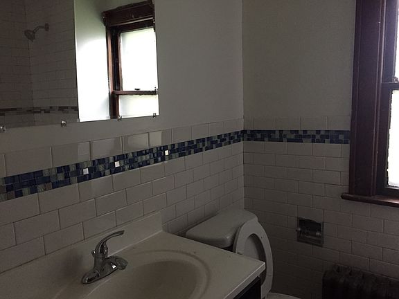 5th image of 209 Davey St