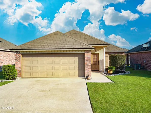 108 Sabine Dr, Carencro, LA 70520