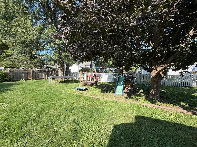 412 Pine St — Photo 16
