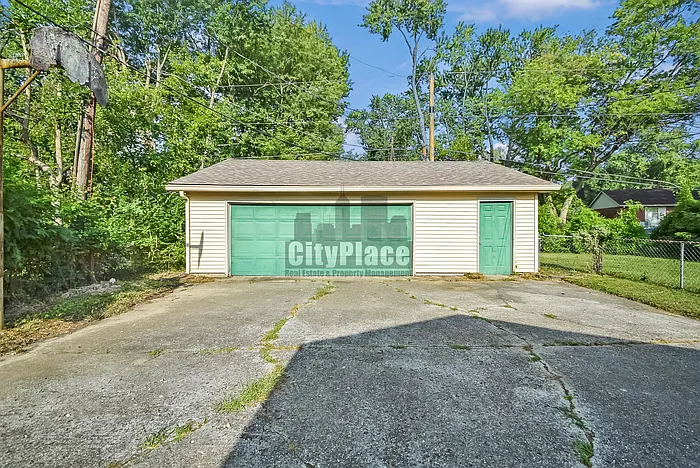 1712 Arley Dr — Photo 3