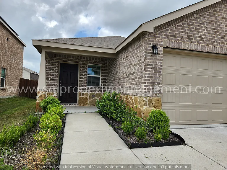 1427 Ganado Dr — Photo 2