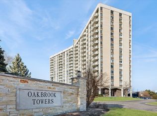 40 N Tower Rd APT 8F, Oak Brook, IL 60523