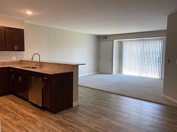 5th image of 950 W 31st St #1