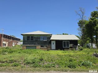 102 S Grove St, Middletown, IL 62666