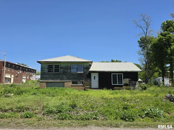 102 S Grove St, Middletown, IL 62666