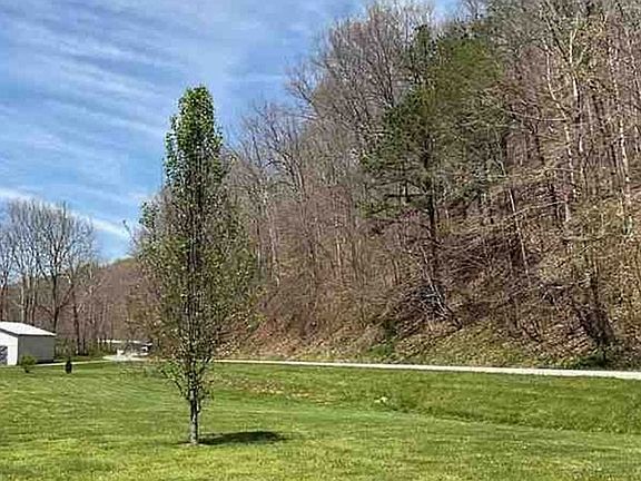 Exterior Neighborhood (street photo)