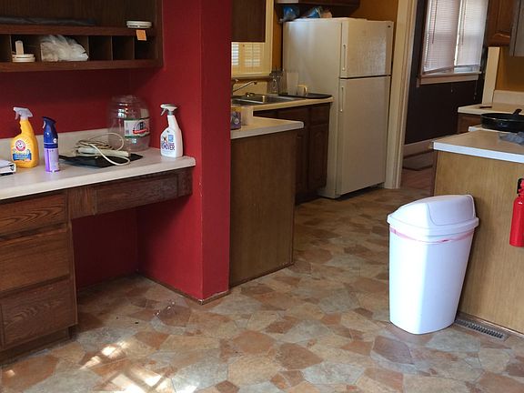 Kitchen nook with built-in desk