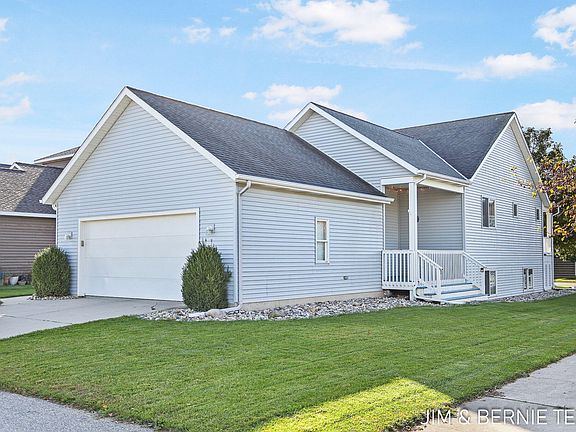 4th image of 10561 Knollgate Dr