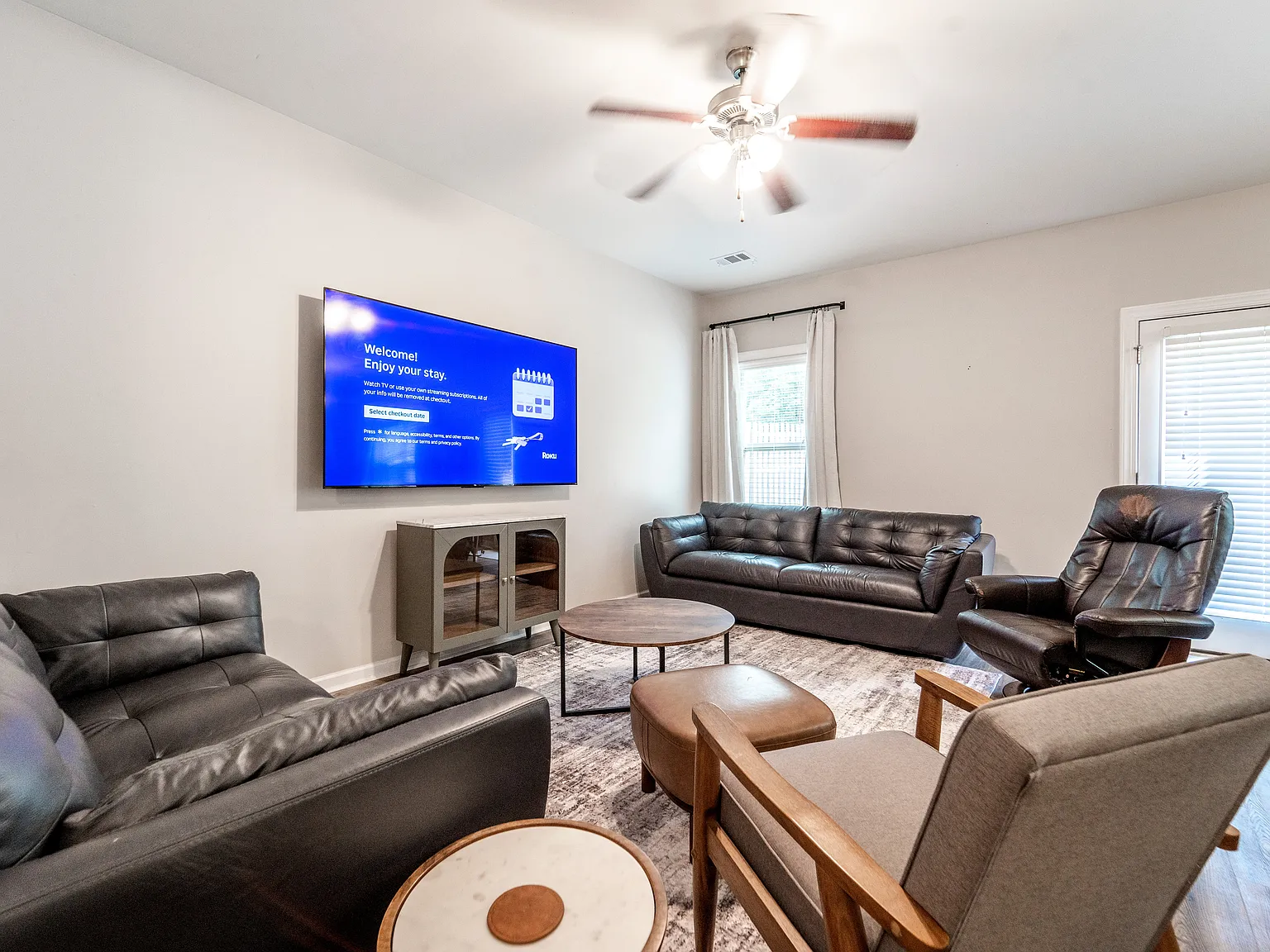4 bed, 1837 sqft, $4,500 — Photo 2