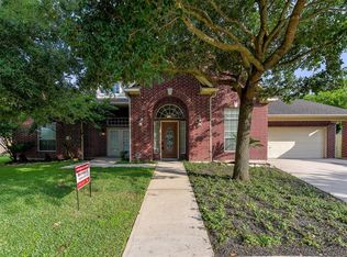 8003 Ashley Circle Dr S, Houston, TX 77071