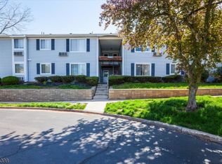 52 Eton Way, Somerset, NJ 08873