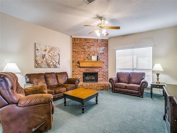 5th image of 620 White Oak St
