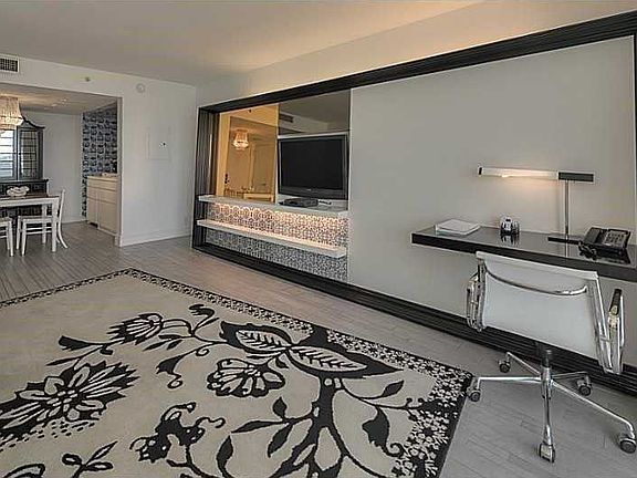 3rd image of 1100 West Ave #417