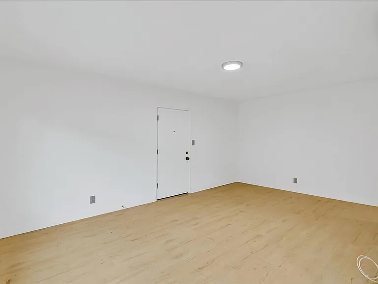 1347 N Las Palmas Ave #6 — Photo 4