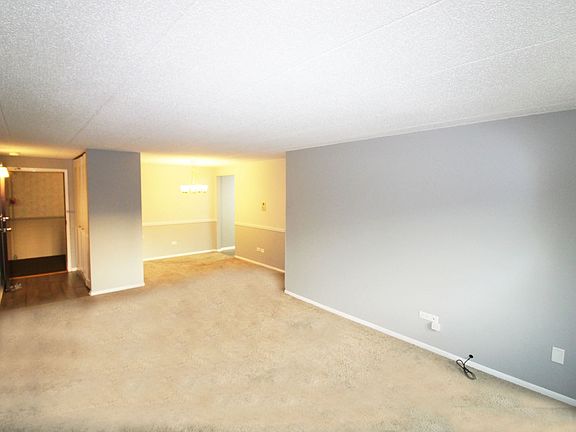 3rd image of 477 Graceland Ave APT 2B