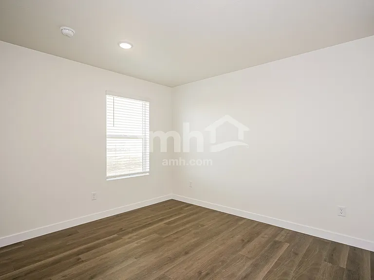 1432 W Mahogany St — Photo 14