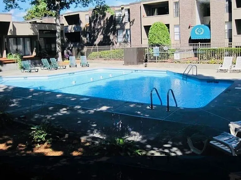 36 Shrewsbury Green Dr #G — Photo 1