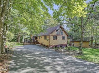 16 Highpoint Dr, Lake Ariel, PA 18436