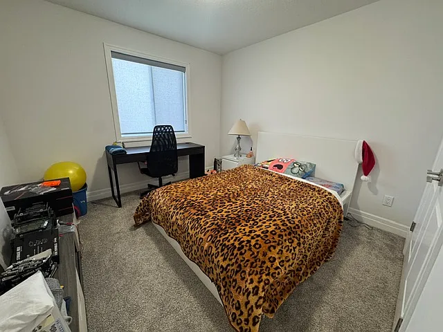 861 Edinburgh Dr — Photo 3