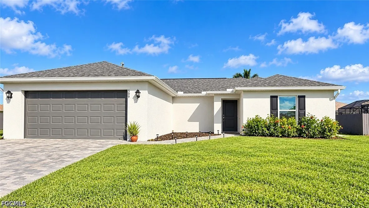 4 bed, 2.0 bath, 1500 sqft, $2,200 — Photo 2