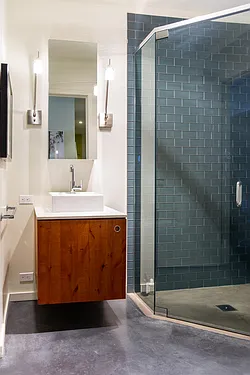 Stunning west facing penthouse with private patio at Capitol Hill — Photo 4