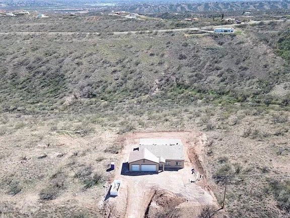 2nd image of 733 Calle Lukas