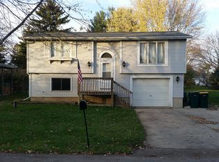 39022 88th St, Burlington, WI 53105