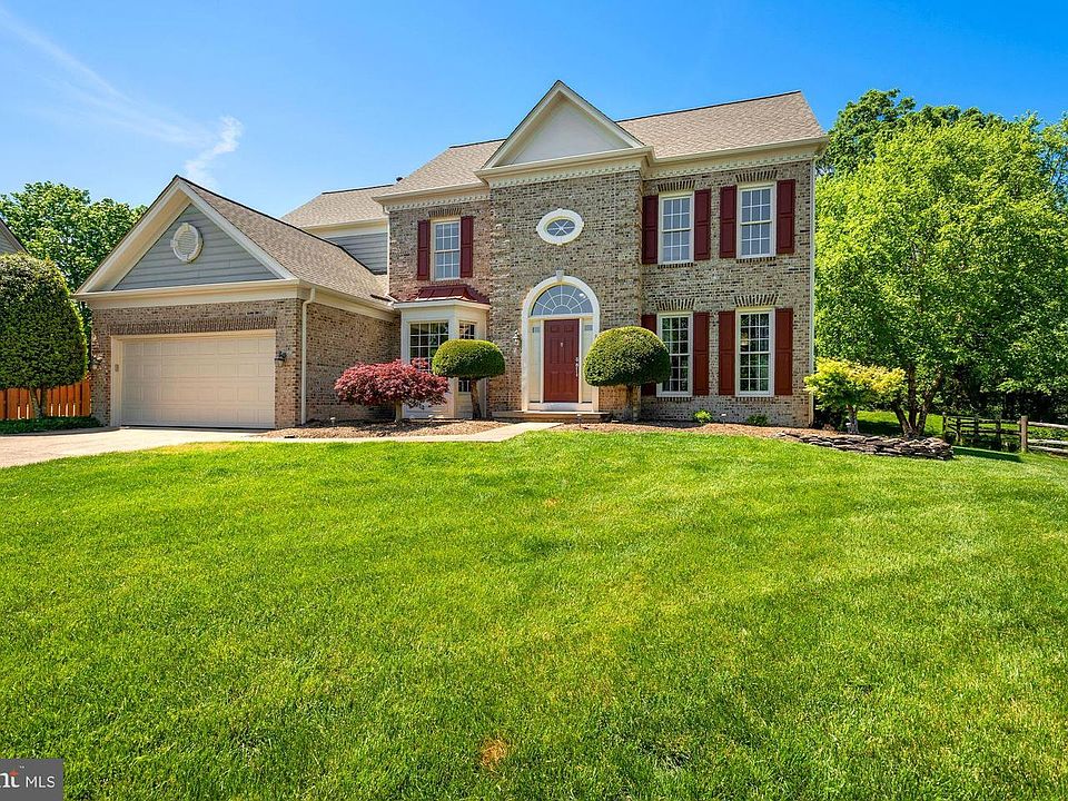 1st image of 8392 Westpointe Dr