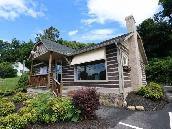 629 W Main St, Abingdon, VA 24210