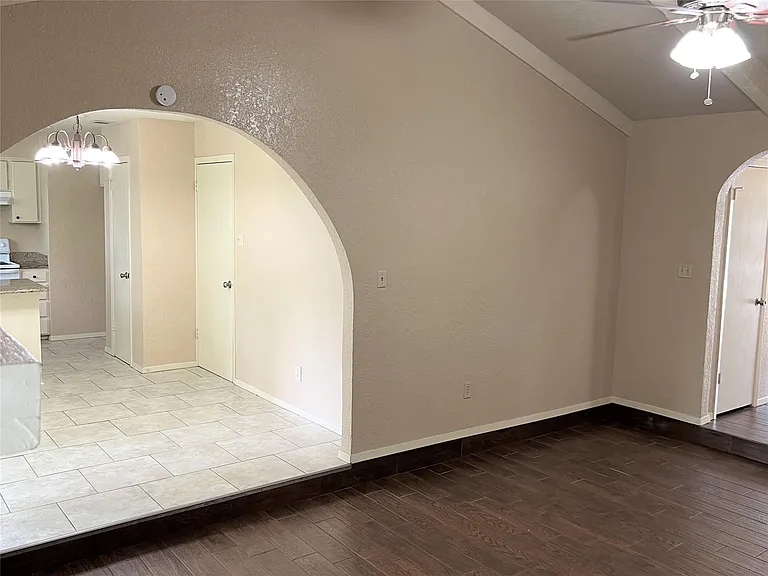2310 Dartmouth Dr — Photo 11