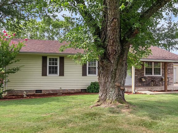 3rd image of 512 Caskey Dr