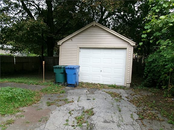 2nd image of 18 Saint Jacob St