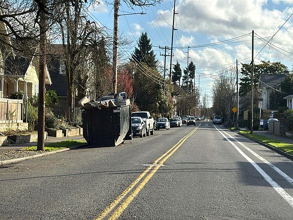 5th image of 5222 SE 17th Ave