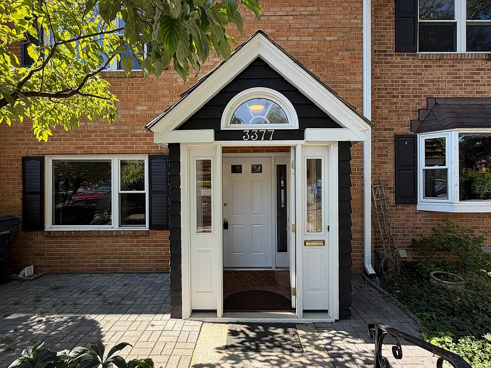 3377 Ardley Ct