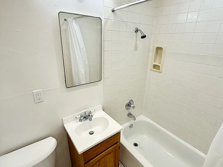 2521 Piedmont Ave #3 — Photo 7