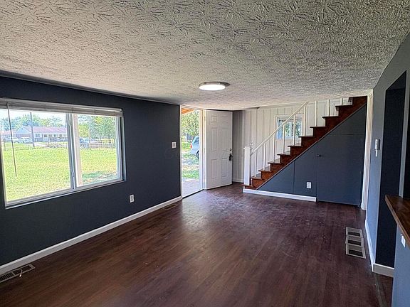 3rd image of 544 Cedarwood Rd